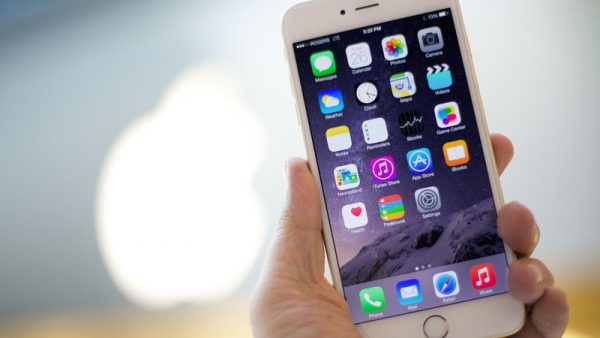 iPhone'ların Arkasından Gelen Tıkırtı Sorunu iPhone'ların Arkasından Gelen Tıkırtı Sorunu